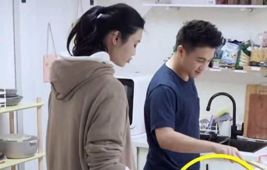 奚梦瑶|奚梦瑶在做奶茶，婆婆来电信息内容暴露尴尬婆媳关系！