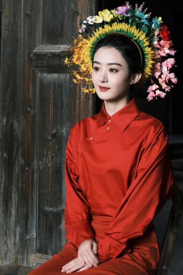 赵丽颖|博主晒赵丽颖花絮照片,侧颜好美好灵动,曝颖宝休息期间去放风筝