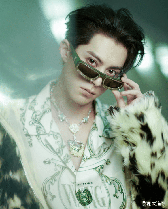 时隔6年,潘粤明再演酷的悬疑剧《黑夜告白》,网友:爷青回