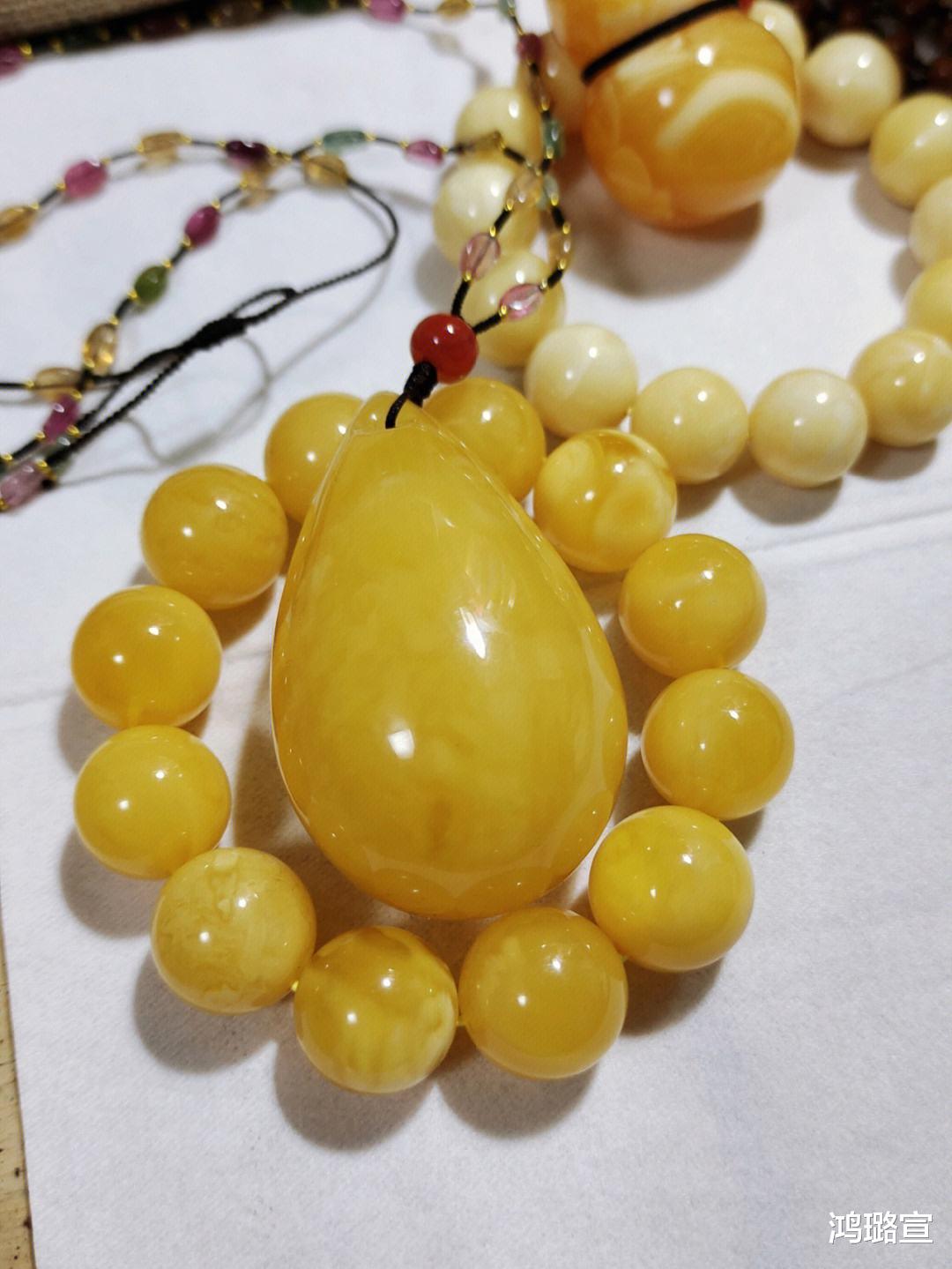 如何盘玩蜜蜡手串才是对的？其实并不复杂！