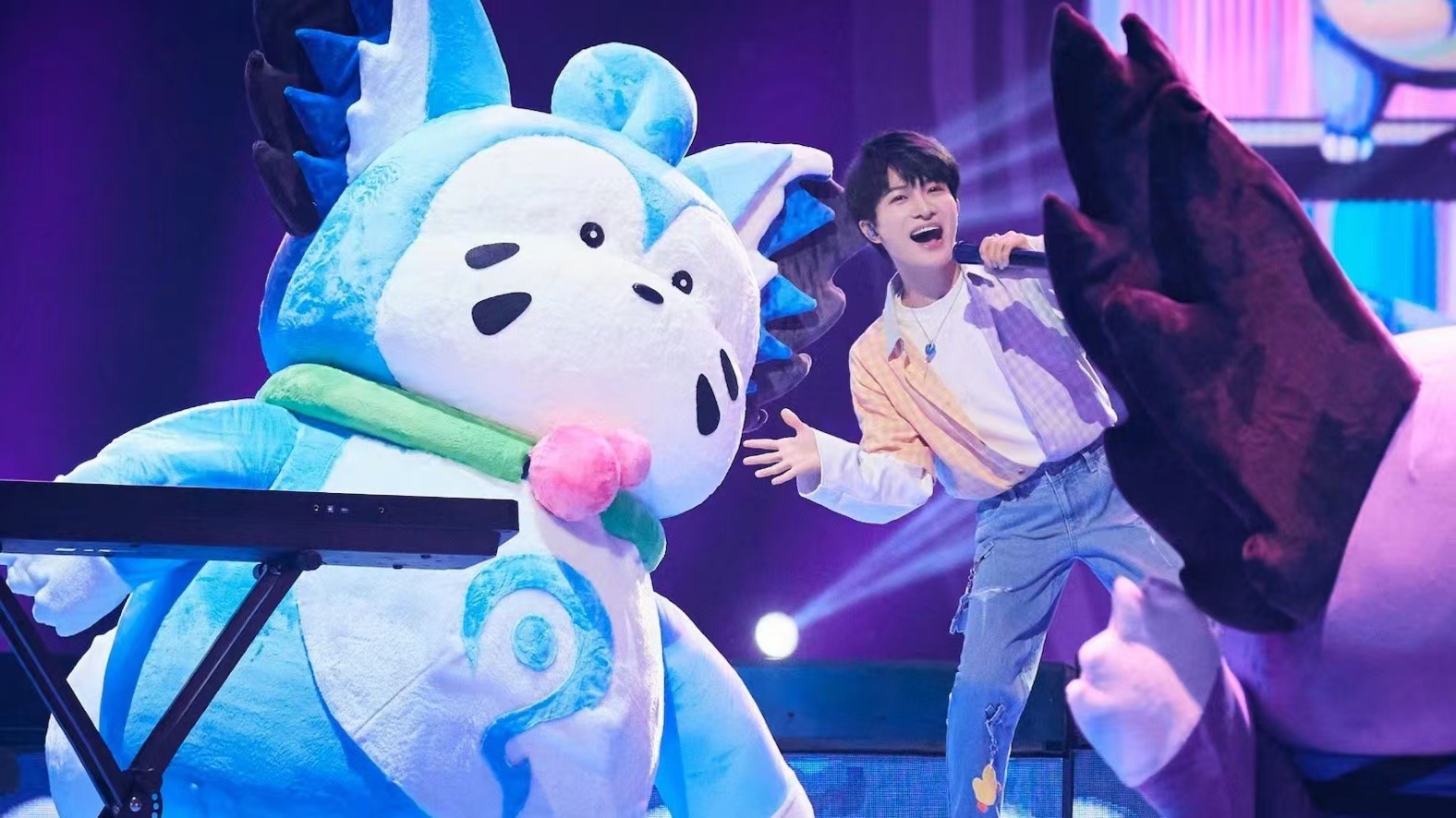 肖战周深版极乐净土洒脱可爱,张杰强势助力谢娜乘风初舞台 - 娱乐资讯