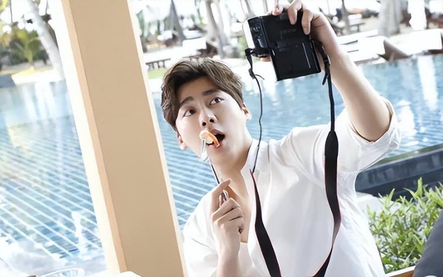 “封杀”不到1年，再看李易峰现在的处境，很可恨，但也很可悲！