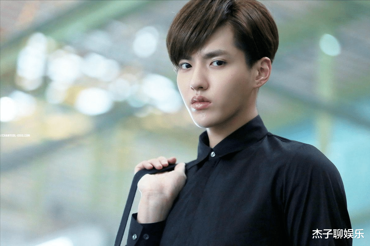 吴亦凡|网友曝吴亦凡狱中状态:已当班长仍坚持写歌,两人照顾其生活起居