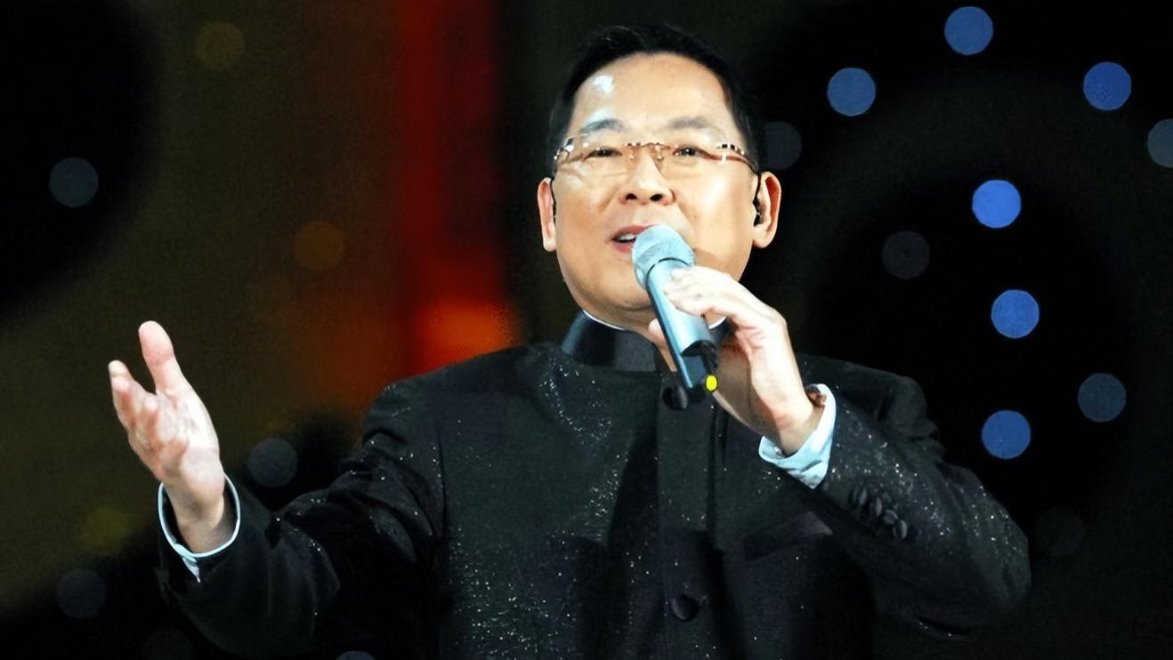 在春晚唱了一首歌，被封杀14年，如今身价过亿，全部无偿捐献给祖国