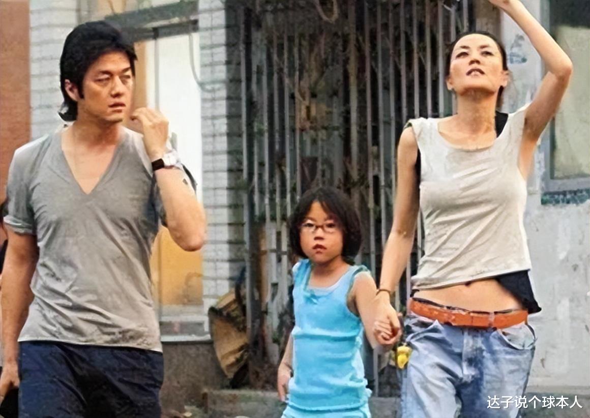 王菲|天后玩得开,包养小鲜肉?锋菲恋再现世纪牵手,机场大秀恩爱!