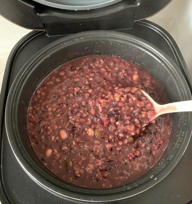 500元和2000元的电饭煲有何区别?3年换了2个电饭煲,我终于懂了