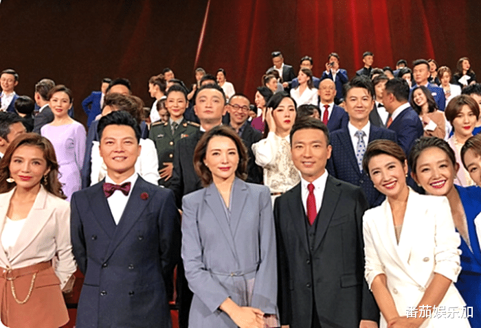 央视十佳主持人出炉！杨帆任鲁豫落选，龙洋上榜受质疑