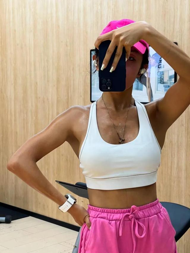 护肤美容 网友：你一年到头在外面旅行，为什么晒不黑？