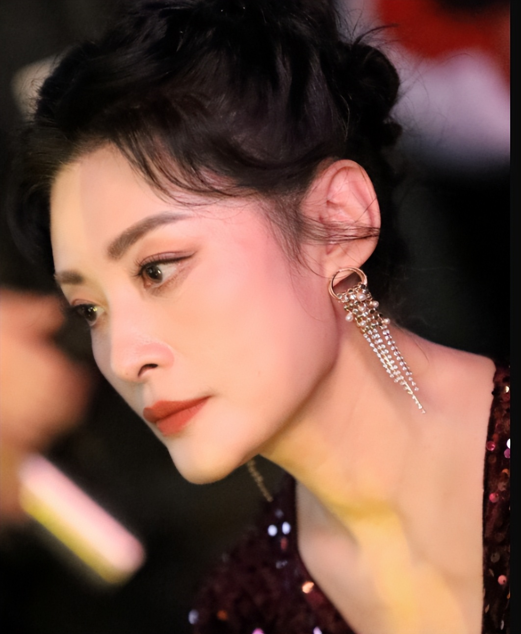 当61岁张凯丽和55岁周涛站在一起，我才明白什么叫气质和骨相