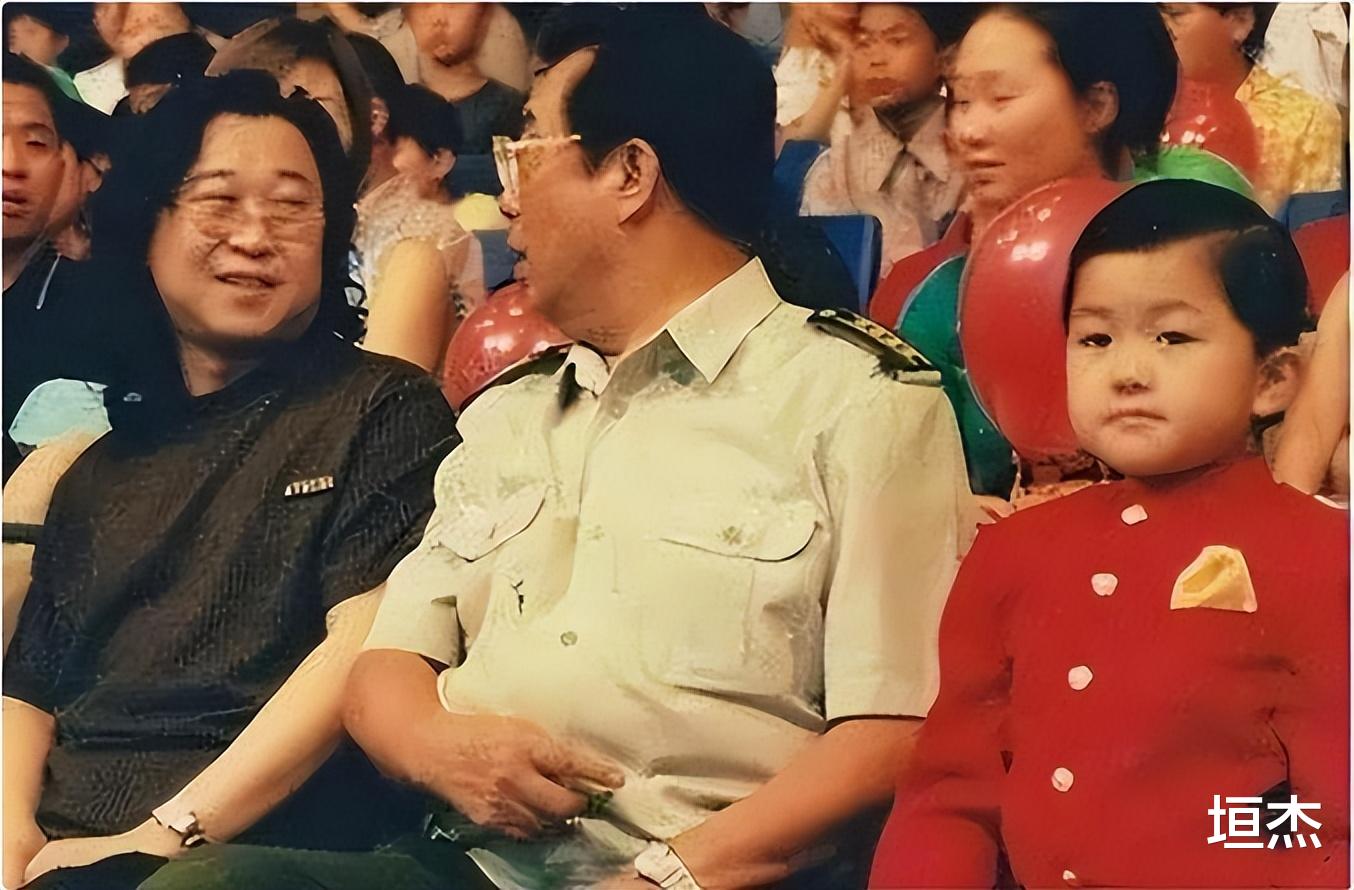 李双江|高调庆祝爱子释放,李双江的“遮羞布”,终究被一纸退休金扯下!