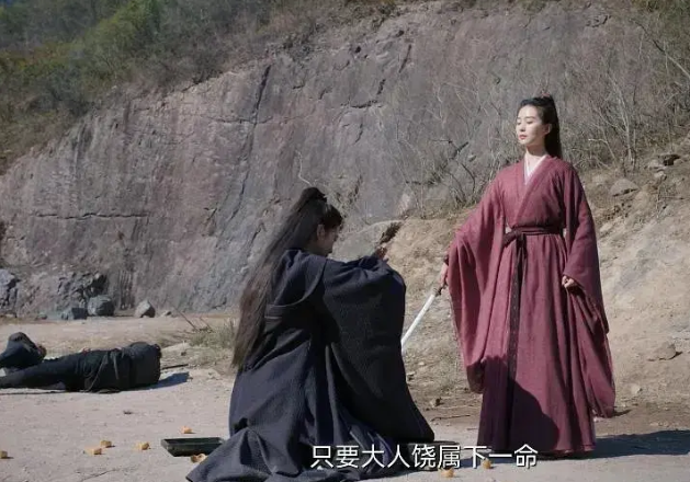 《一念关山》刘诗诗演技惹争议，假吃端着板脸装，频繁用替身露馅