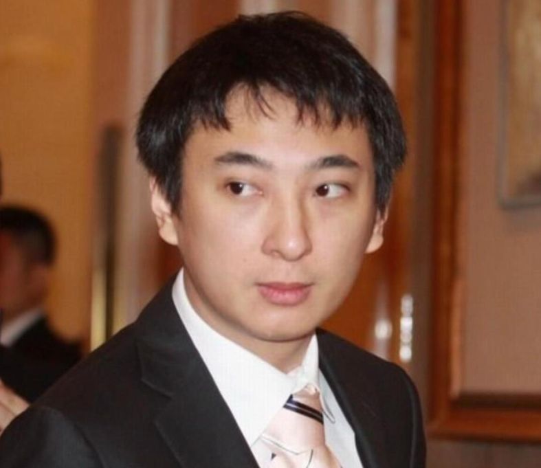 王思聪|35岁王思聪再惹争议，涉嫌逃税被罚款3.3亿，曾被列为被执行人