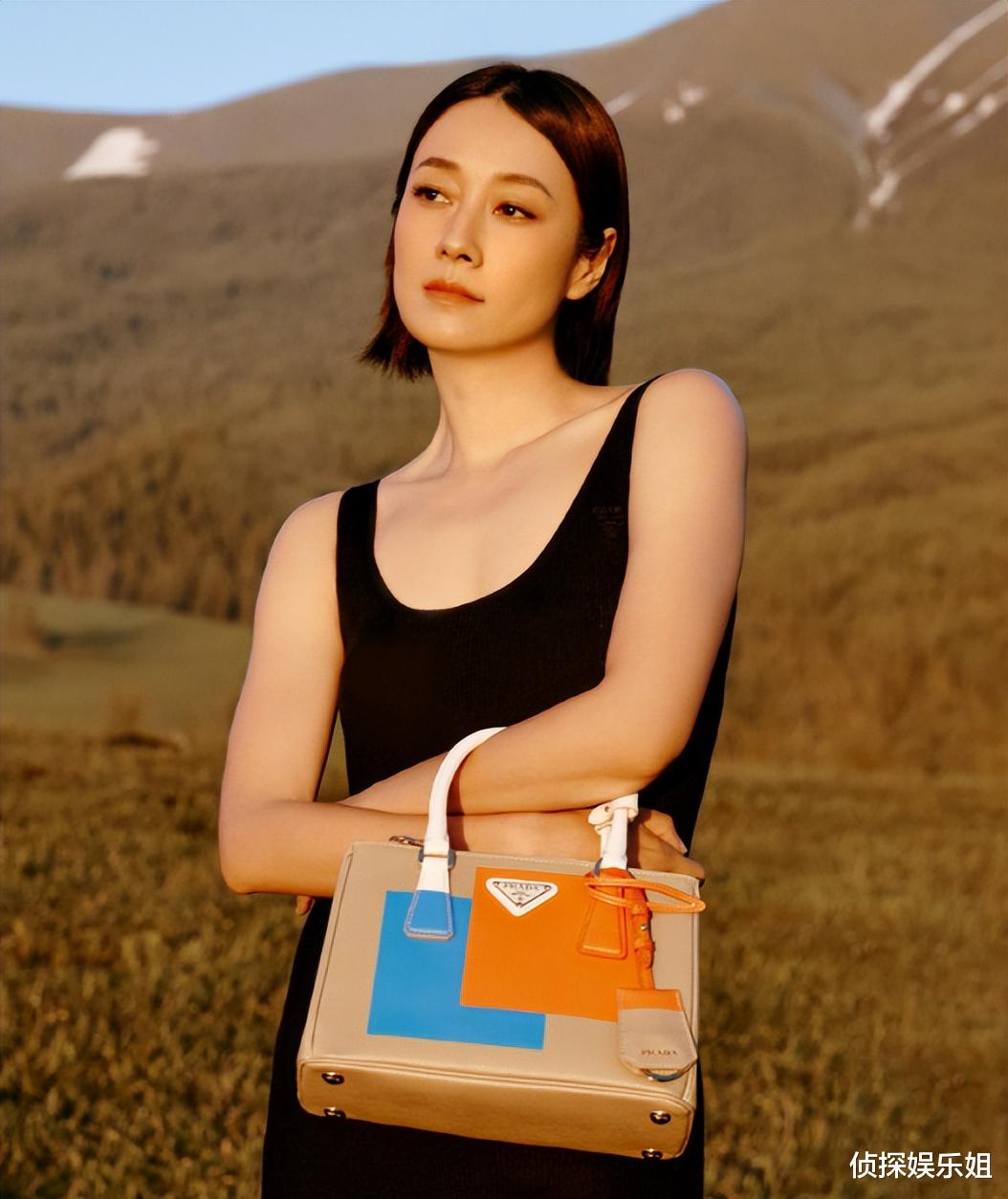 马伊琍庆祝47岁生日，自信晒无修图美拍，扭脖子跳新疆舞年轻可爱