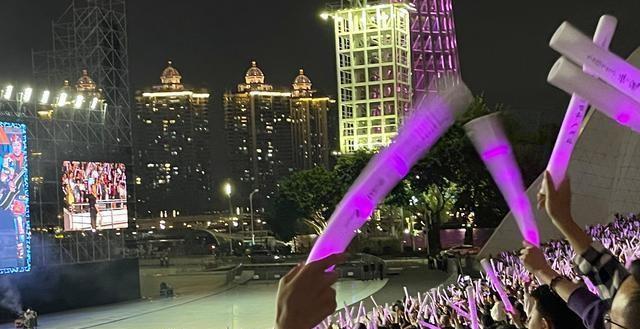 一位歌神开十场爆满,另一位仅开一场竟坐不满!