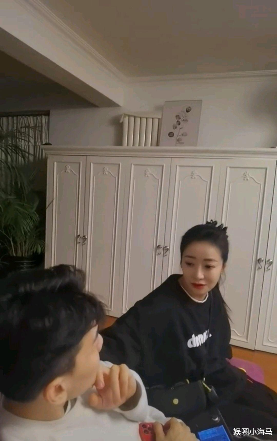 陈紫函|陈紫函痛哭流涕,只因宠物狗病危!直言来世想让宠物狗做她宝宝