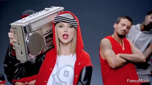 霉霉再换新男友，其重录专辑1989正式发行，网友：好一个应景