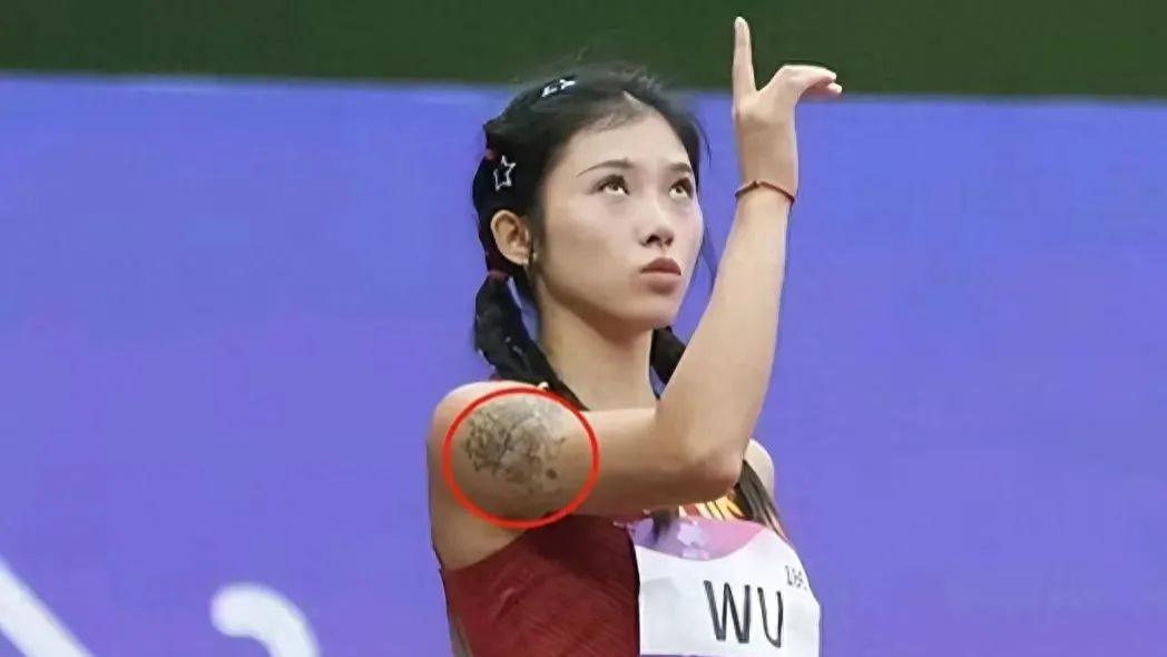 吴艳妮妈妈创立传媒公司，这要转战当网红？吴艳妮霸气喊话不差钱