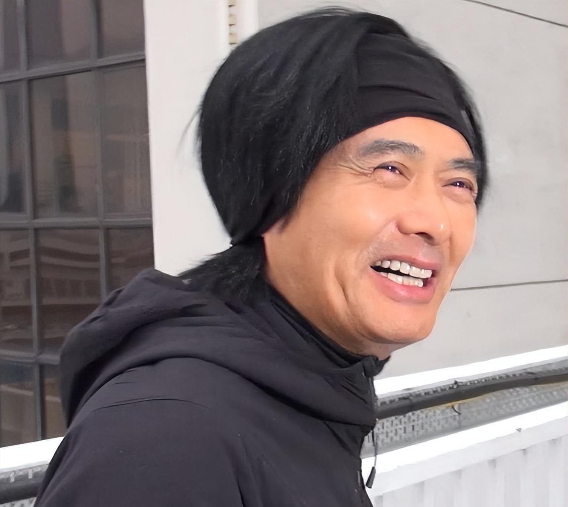 放话裸捐56亿的周润发,在面对灾情的时候一毛不拔,原来只是喊喊口号?