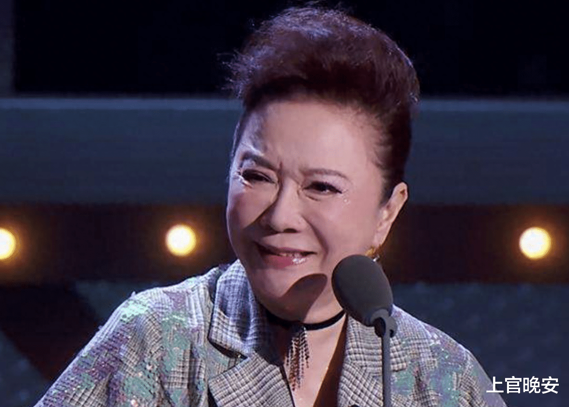 越整越难看后遗症一堆的9位女星!脸像鞋拔子,笑比哭难看