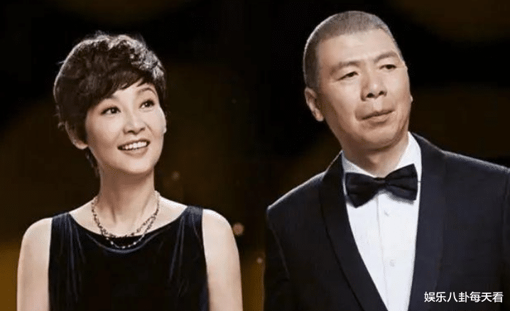 冯小刚和徐帆收养的女儿朵朵，真实身份曝光，原来竟是他的“私生女”？