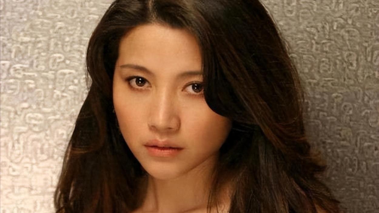 她10年拿8个影后，从不上综艺，声称：饿死也不接广告