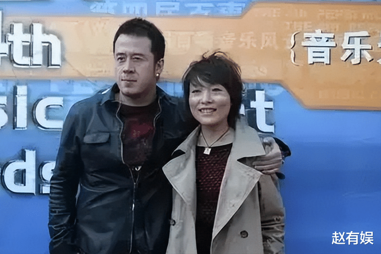 |“伪大师”杨坤的歌坛幻灭史，被追捧时有多风光，现在就有多落魄