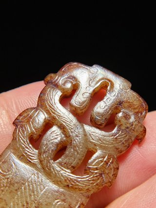 老物件|战国 和田玉籽料受沁 镂雕 螭龙纹 玉珮