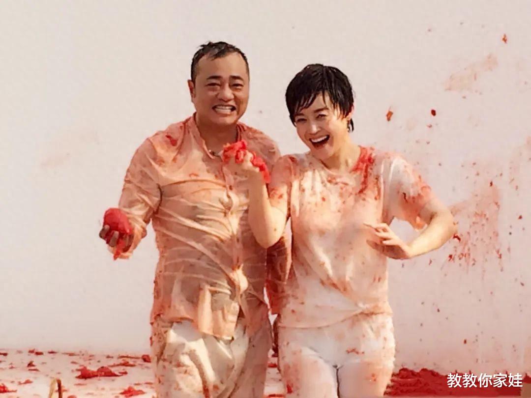 赵本山女徒弟关婷娜太野了!穿修身衣把全身湿透,3D身材好不真实