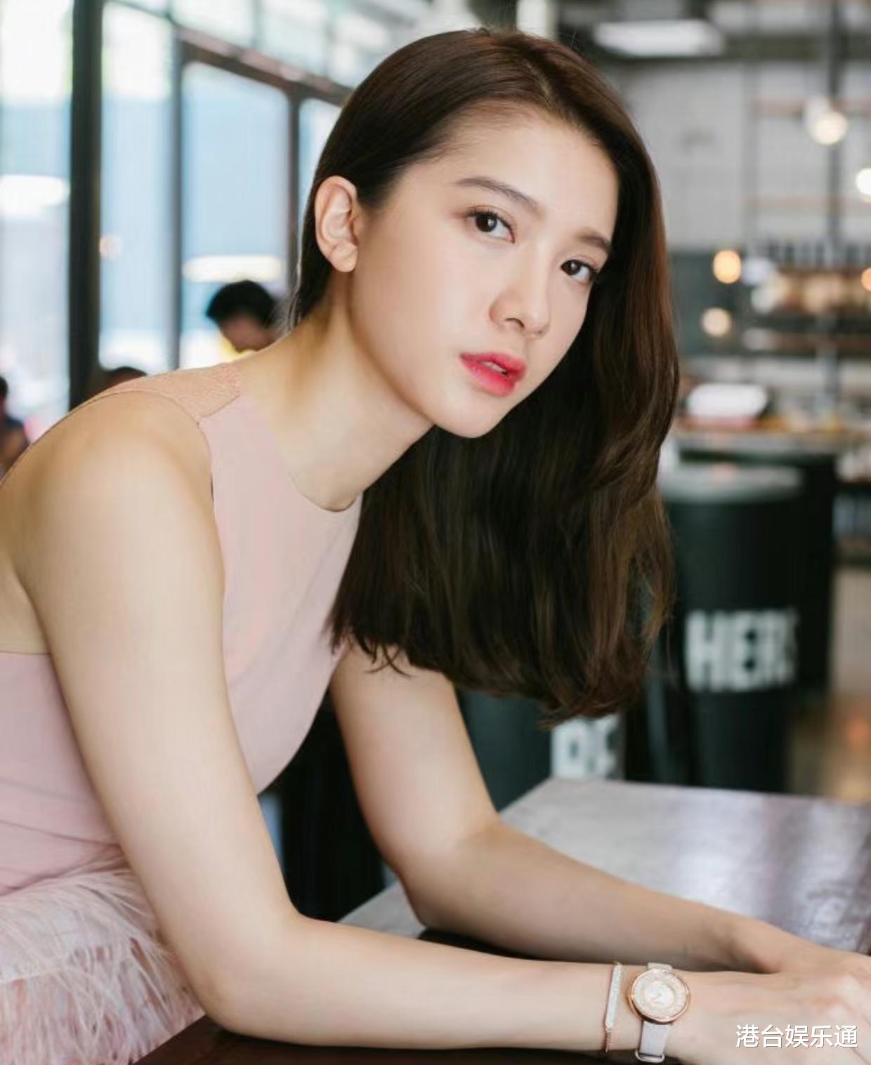 香港富豪开记者会，自曝爱看TVB《爱·回家》、《东张西望》