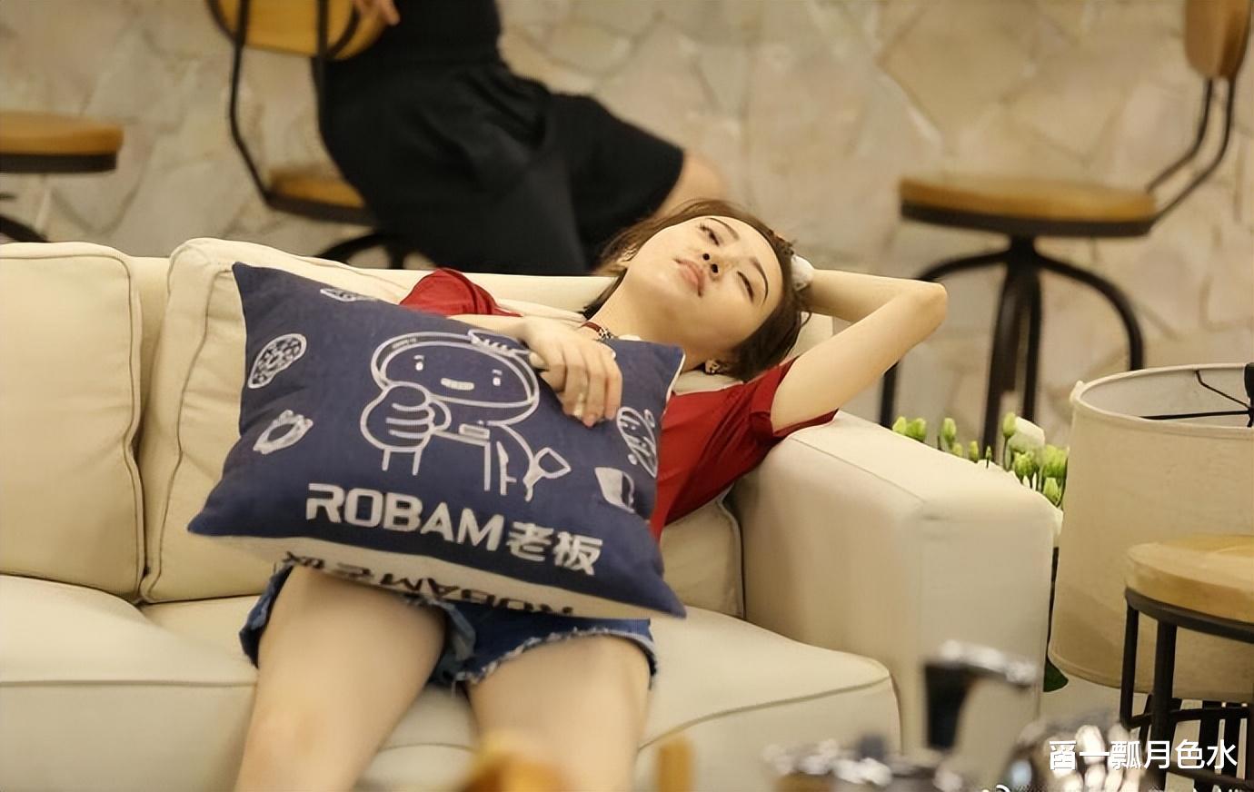 发型 景甜终于选对发型了!不得不说,“超短发”也太适合她了
