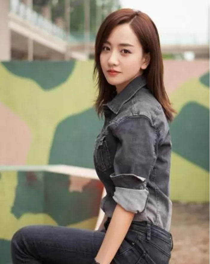 她是娱乐圈“最懒女星”,拍戏当兼职,颁奖懒得去,戏却接到手软