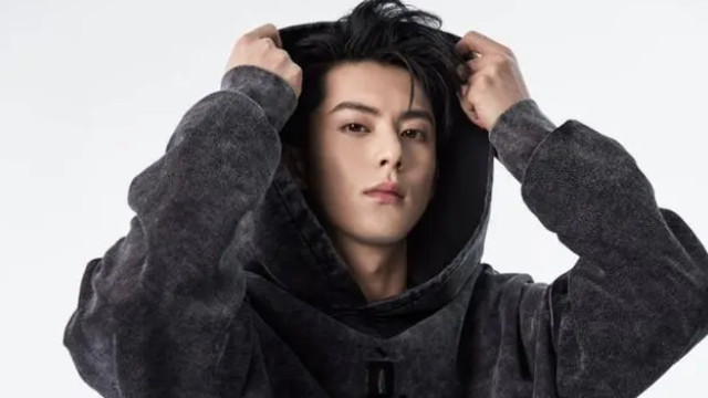 王鹤棣|王鹤棣做潮牌，GAI白鹿李一桐穿出街，明星觉得好看，粉丝觉得贵