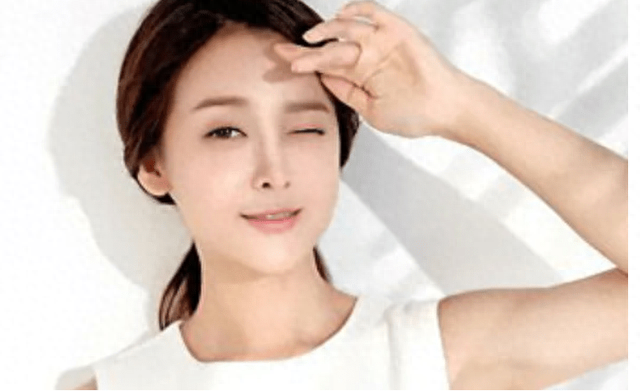 盘点适合油皮的5款精华:赫莲娜虽贵但真好用,性价比首选珀莱雅