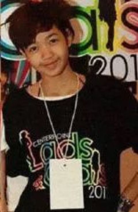 Lisa和LV三公子童年照曝光，竟有夫妻相，都是老实憨厚可爱的类型