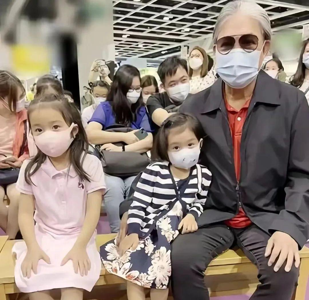 郭晶晶全家前往瑞士滑雪!坐平价飞机接地气,一家5口幸福温馨