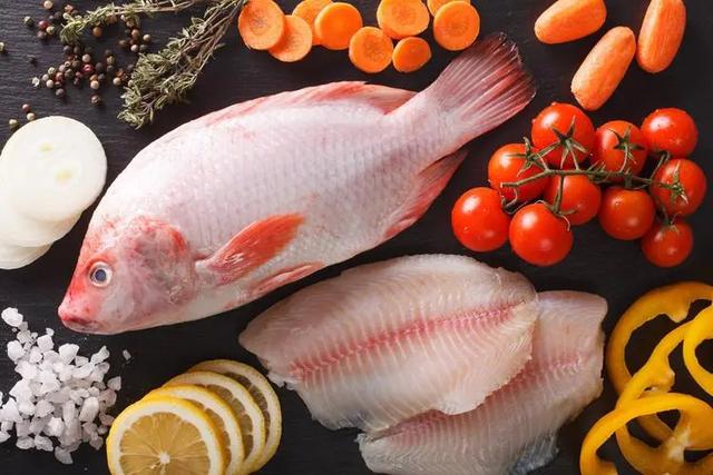 体内有癌，吃饭先知?再三劝告:吃饭时出现4种异样,警惕是身体警报