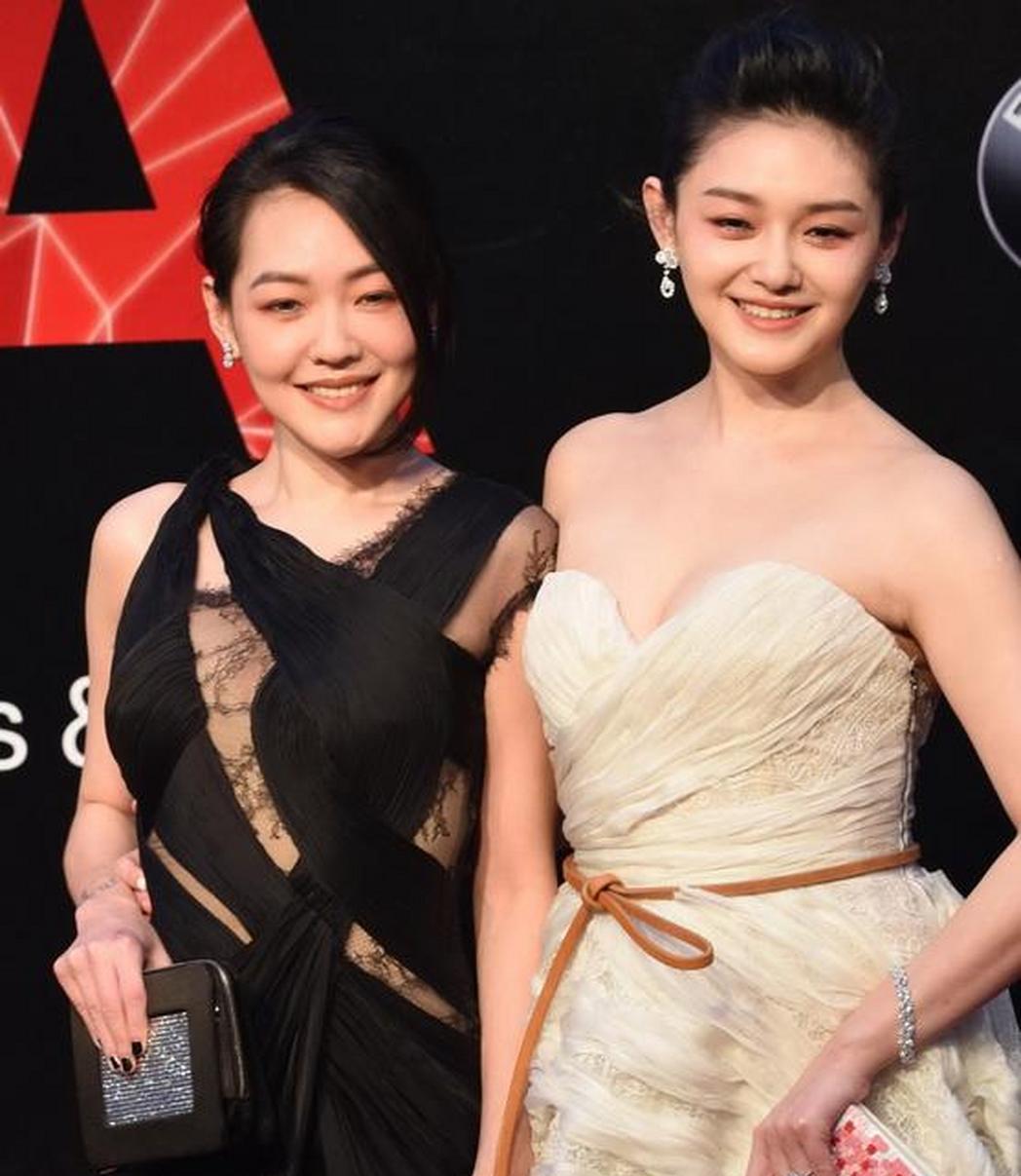 亲姐妹共侍“黑道干爹”？作恶多年屹立不倒，大小S成名路真刺激