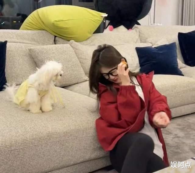 王思聪和新女友相处融洽，女方大晒同居美照！豪掷50万送老爸豪车