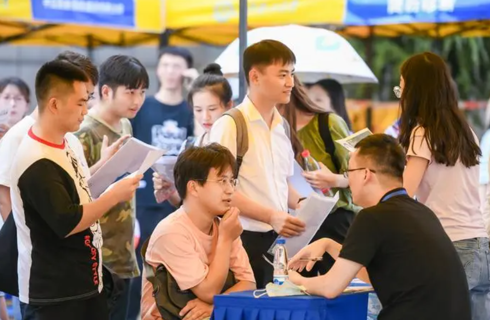 招聘|网友: 中建科工在华科连续招聘20次, 仍无人被录用! 疑只为完成任务