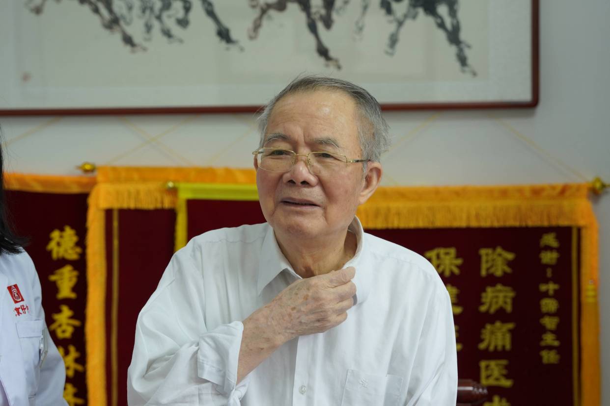 94岁老中医张代钊,致力于中西医结合治癌60载,至今仍在坚持出诊