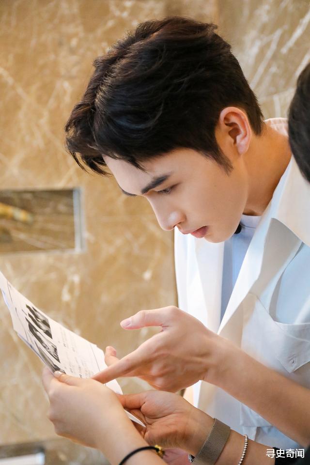 事业编制|32集校园职场剧官宣了，躲过71岁的李立群，却被6位实力派惊艳了