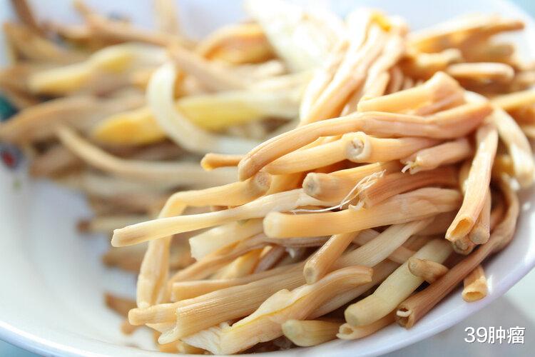 皮蛋被美国评为“最恶心食物”榜首,含“铅”能吃吗?告诉你答案