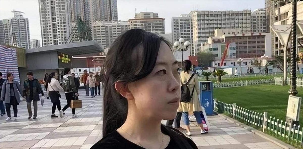 后悔!16年前为追刘德华逼父卖肾自杀,倾家荡产的杨丽娟现状如何