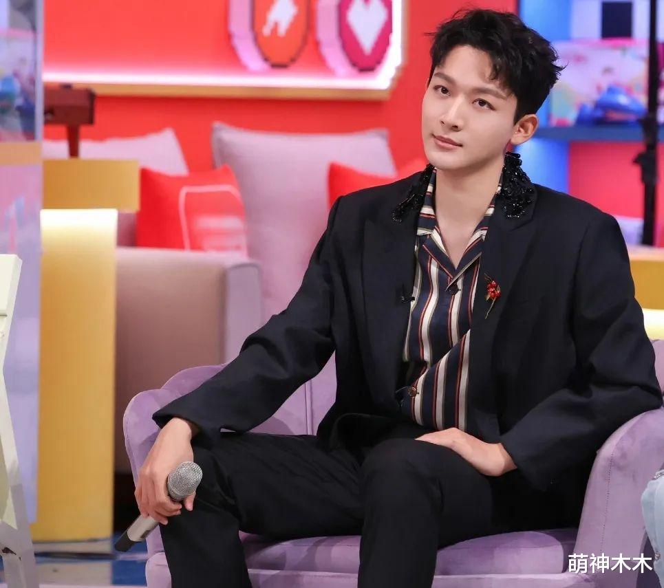 《星期六》男嘉宾集体“增高”，檀健次邓为很明显，魏大勋最实诚