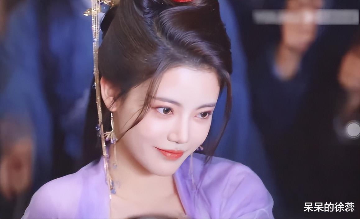 白鹿|暂别宋雨琦后,《跑男》迎新女嘉宾,身材样貌一点不输baby与白鹿