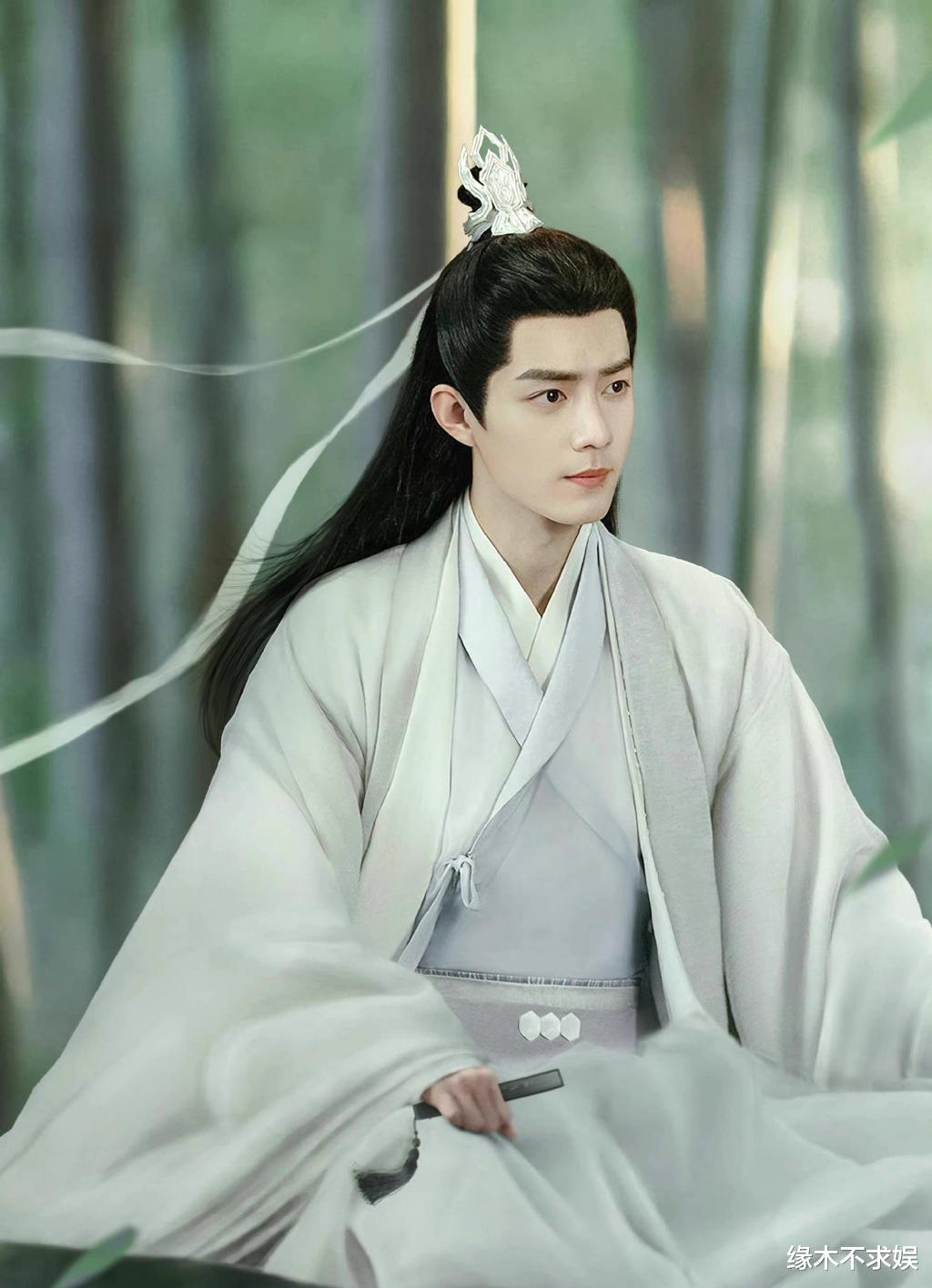 任敏现身发布会,生图被指撞脸毛阿敏,腮帮大、颈纹重,全靠P!