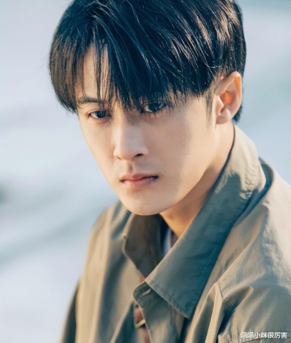 明星撞脸气质差距大,脸明明都一样,却能一个帅一个“土”