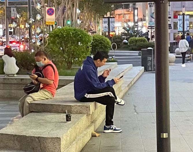 王思聪|35岁王思聪再惹争议，涉嫌逃税被罚款3.3亿，曾被列为被执行人