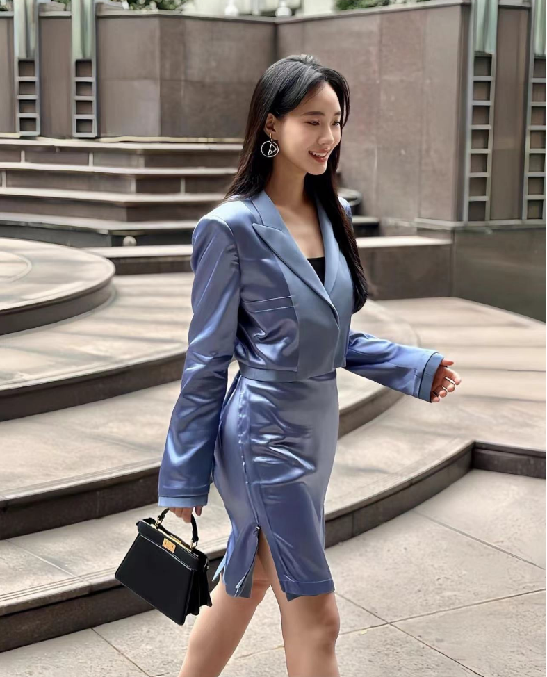 小S|小S二女儿穿职业装拍大片，15岁Lily走熟女风，网友：真的好像大S