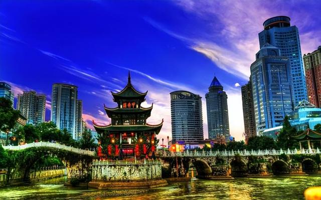 昆明|中国10个舒适的避暑城市，夏天还有点冷，你又去过几座城市呢
